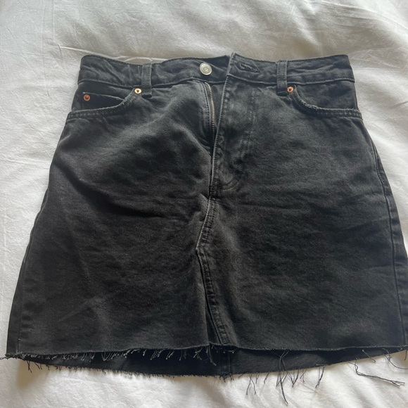 NWOT Zara Black Denim Mini Skirt - Picture 2 of 6